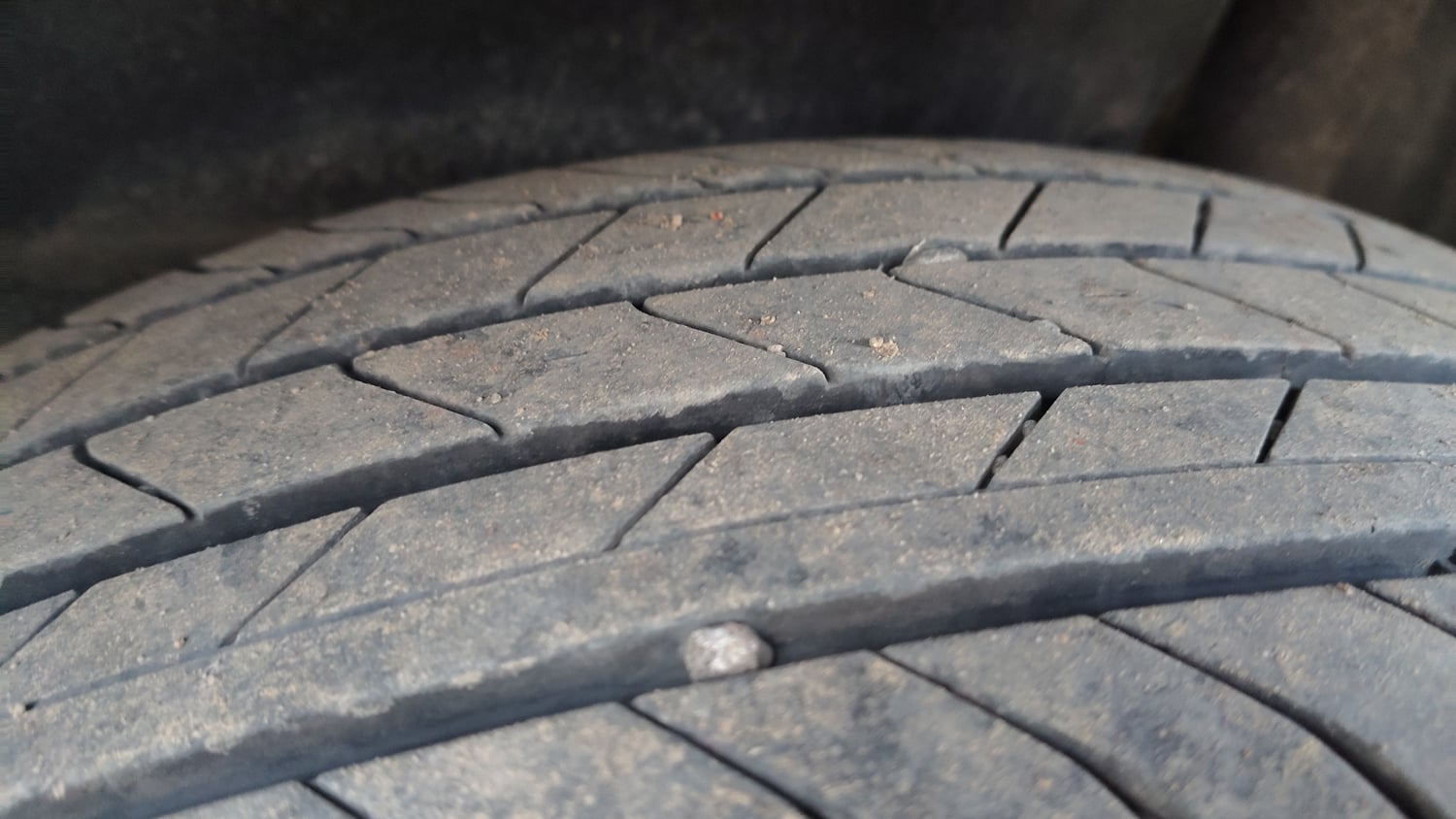 Used 2026 Maruti Suzuki Victoris ZXI+ (O) AT 2W (ADAS) Petrol Automatic tyres LEFT FRONT TYRE TREAD VIEW