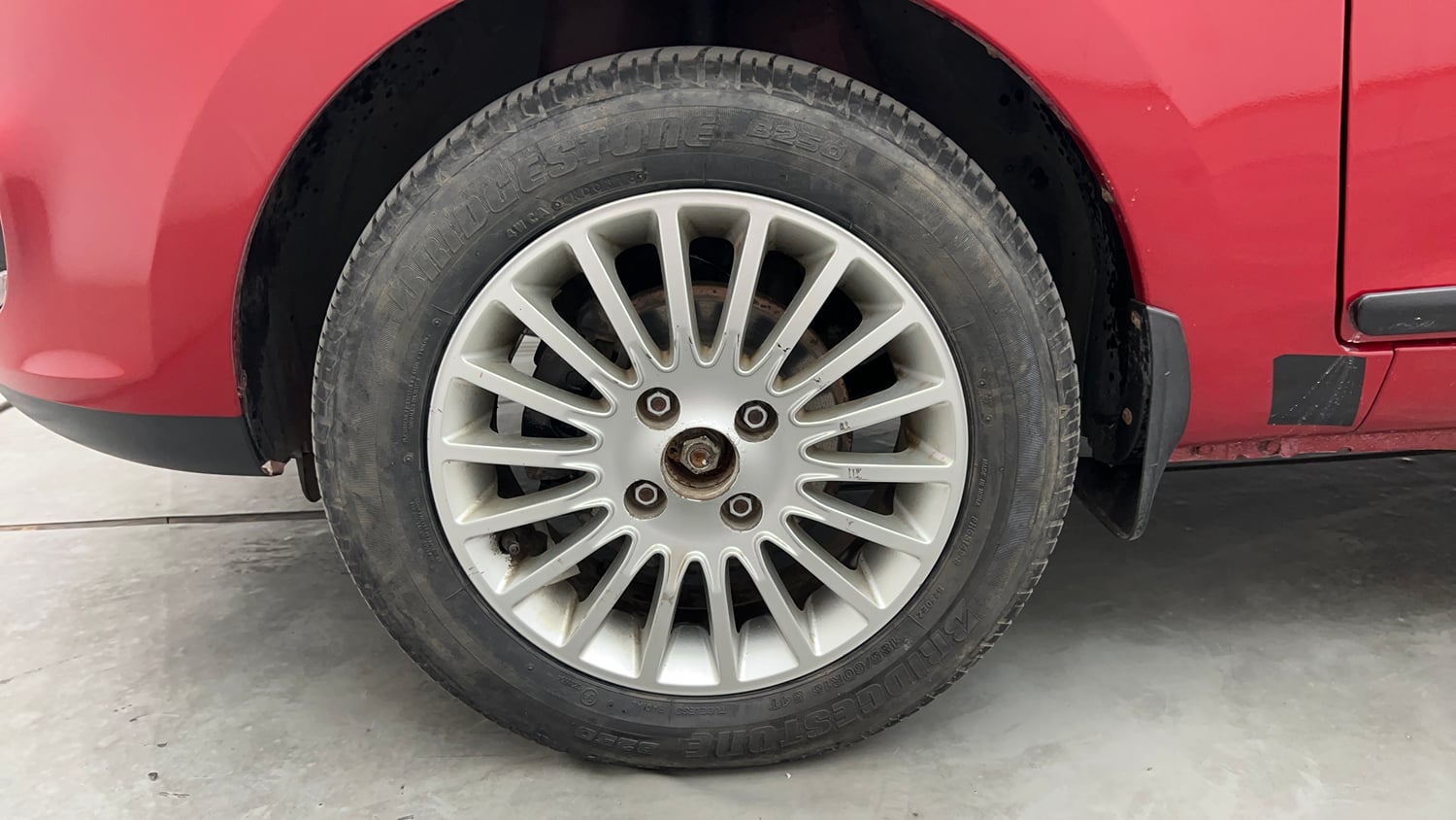 Used 2016 Tata Zest XT Petrol Petrol Manual tyres LEFT FRONT TYRE RIM VIEW