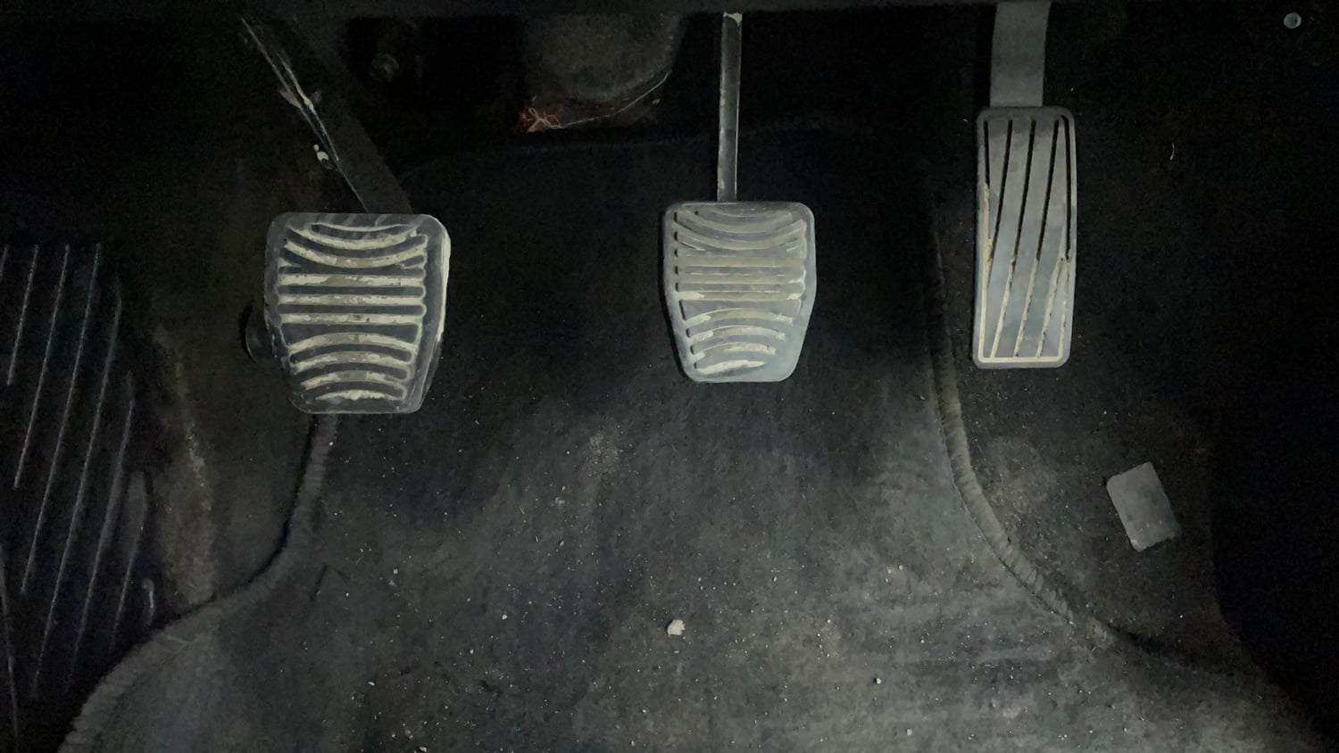 Used 2022 Mahindra XUV700 AX 3 Petrol MT 5 STR Petrol Manual interior PEDALS VIEW