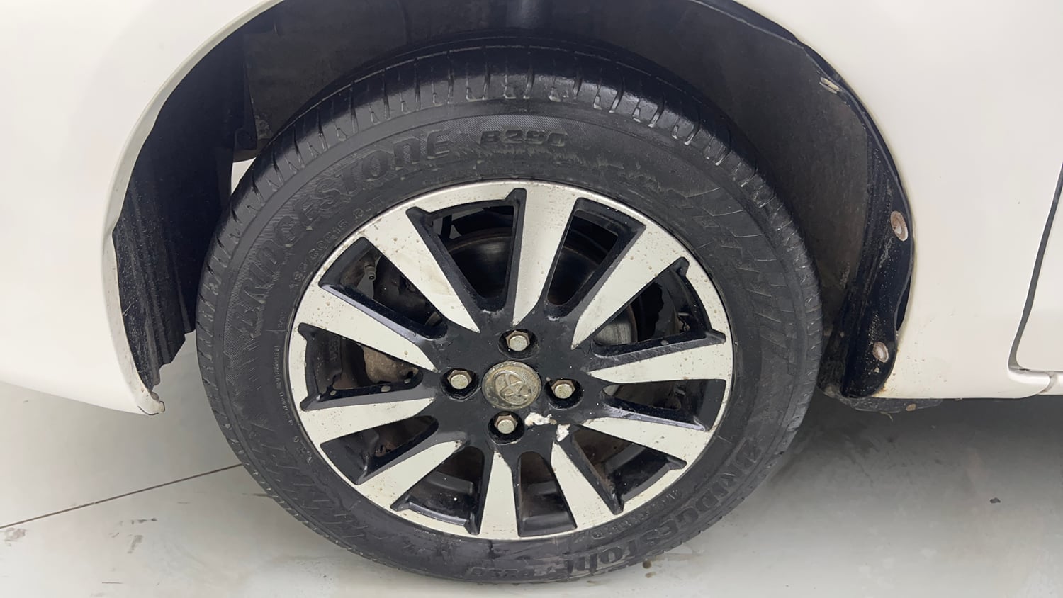Used 2016 Toyota Etios Liva V Petrol Manual tyres LEFT FRONT TYRE RIM VIEW