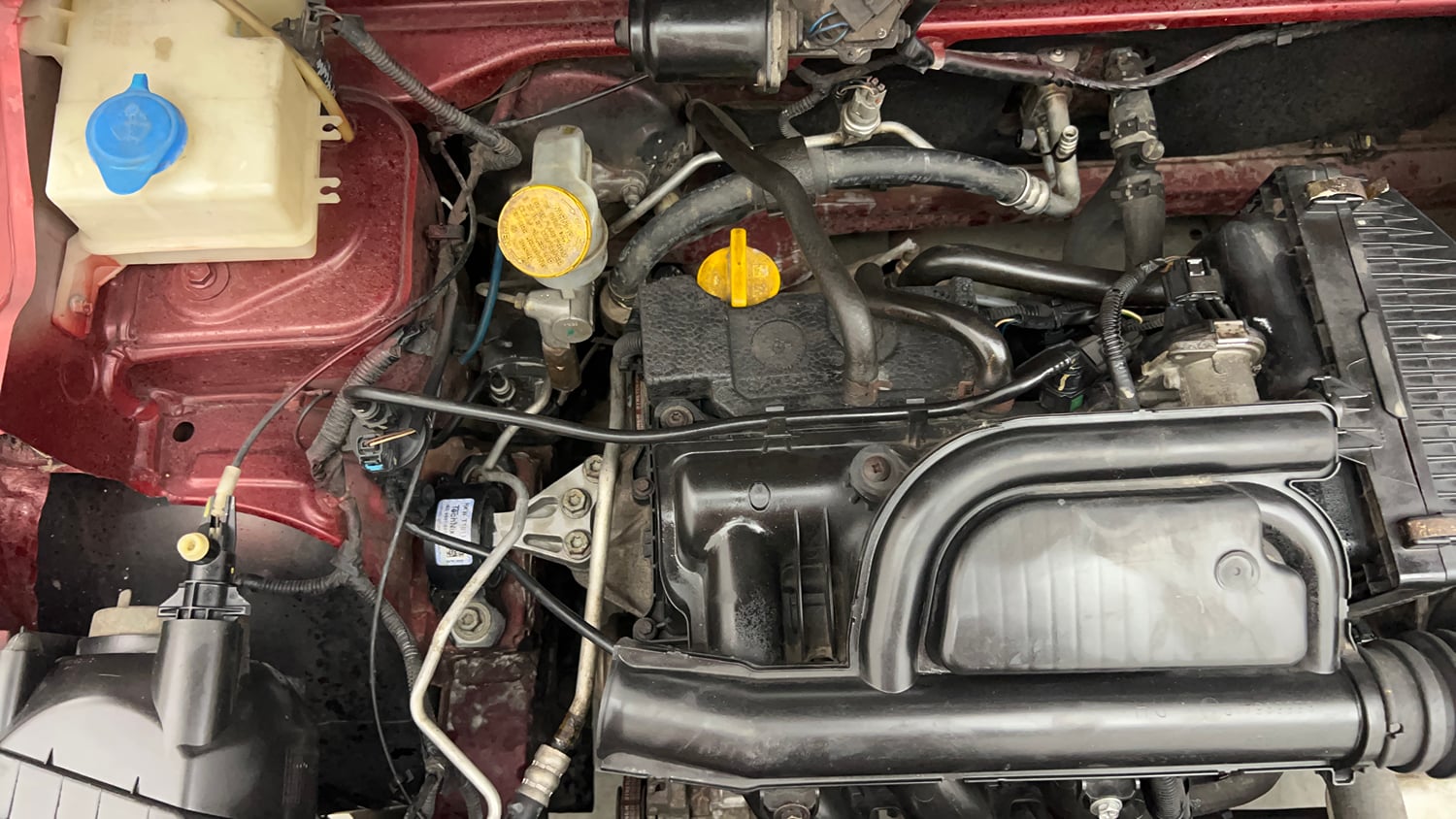 Used 2018 Renault Kwid 1.0 RXT AMT Opt Petrol Automatic engine ENGINE RIGHT SIDE VIEW