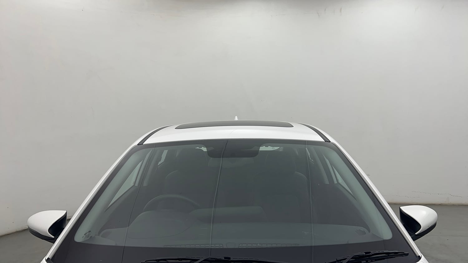 Used 2023 Hyundai New i20 Asta (O) 1.0 Turbo DCT Petrol Automatic exterior FRONT WINDSHIELD VIEW