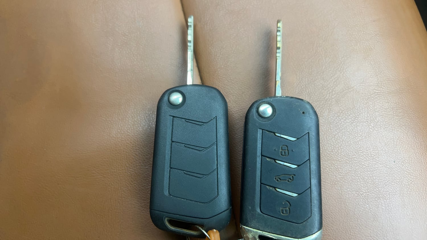 Used 2019 Mahindra Marazzo M6 7 STR Diesel Manual extra CAR KEY VIEW