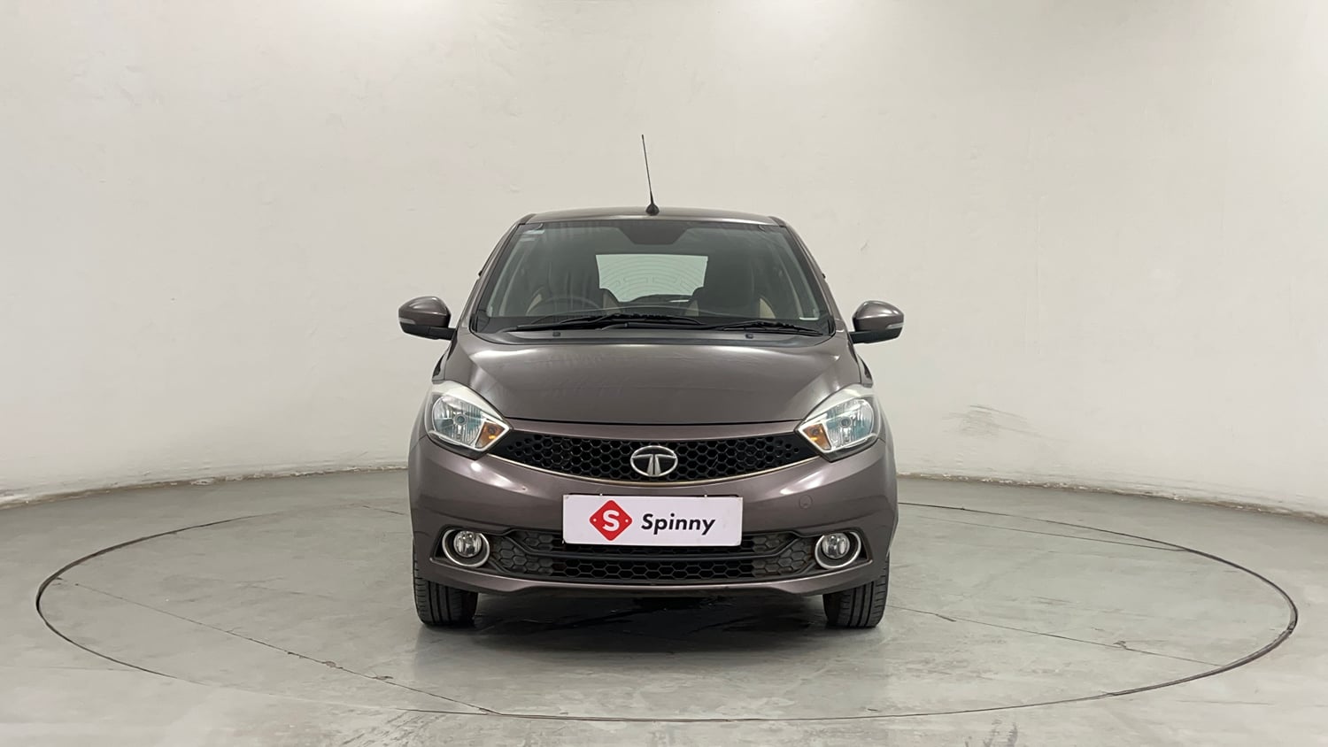 Used 2017 Tata Tiago Revotron XZ Petrol Manual exterior FRONT VIEW