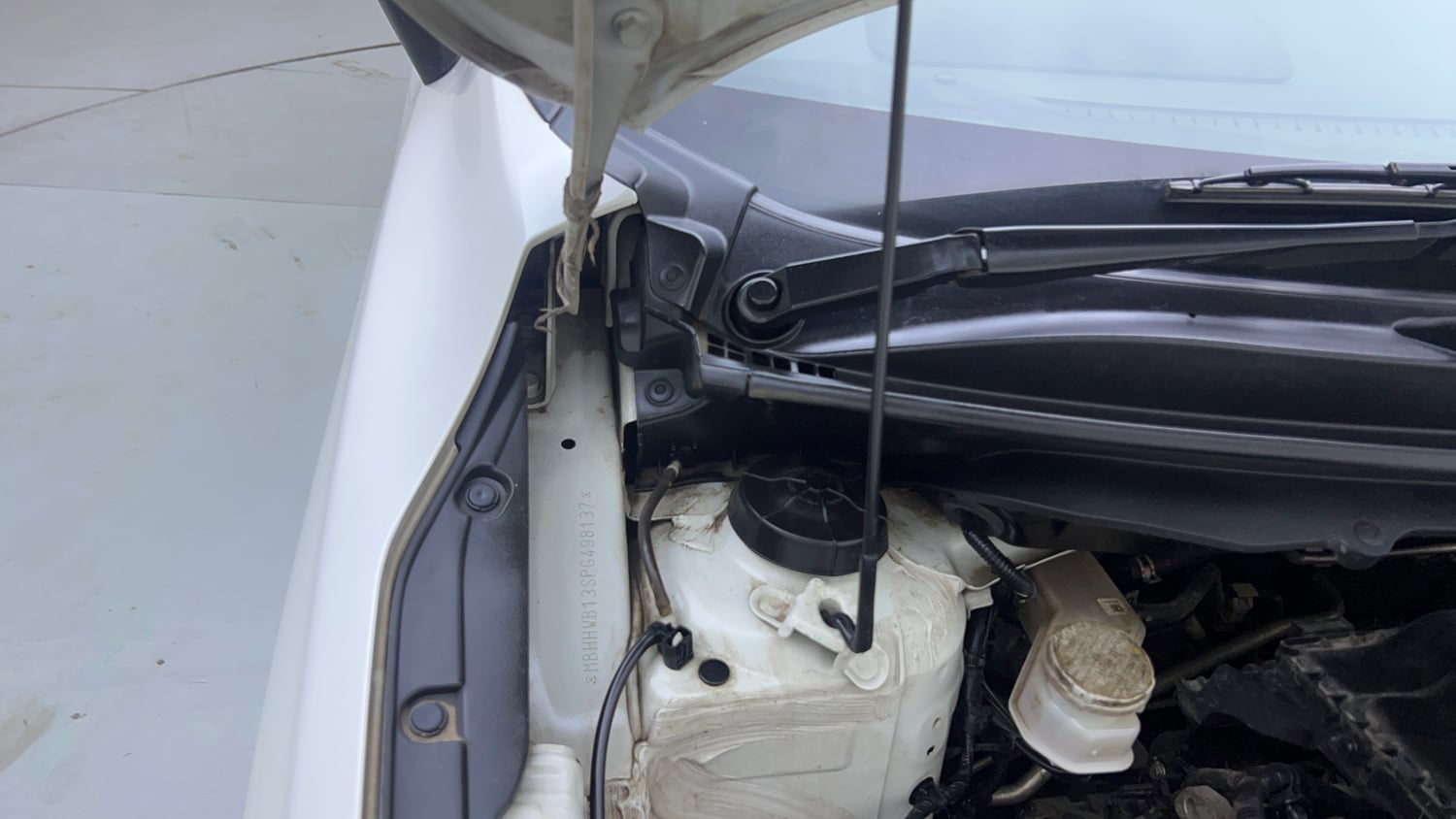 Used 2023 Maruti Suzuki Baleno Alpha MT Petrol Manual engine ENGINE RIGHT SIDE HINGE & APRON VIEW