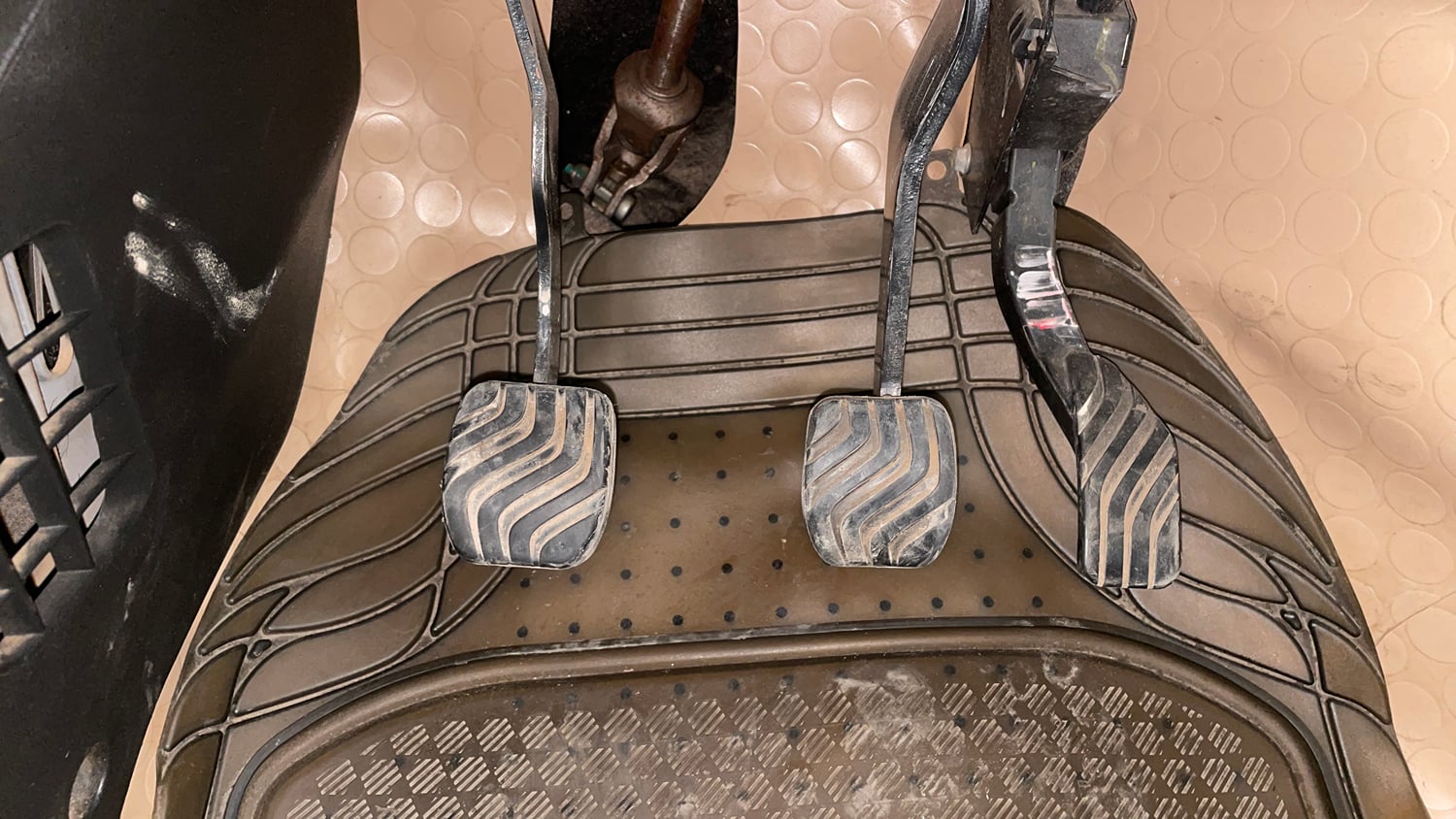 Used 2020 Renault Triber RXZ Petrol Manual interior PEDALS VIEW