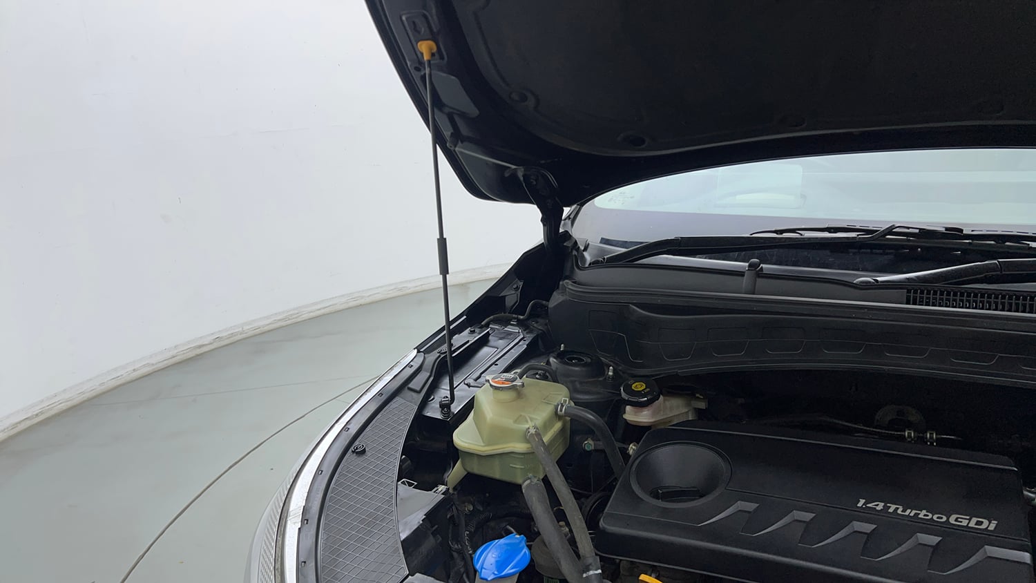 Used 2019 kia Seltos GTX Plus DCT 1.4 Petrol Automatic engine ENGINE RIGHT SIDE HINGE & APRON VIEW