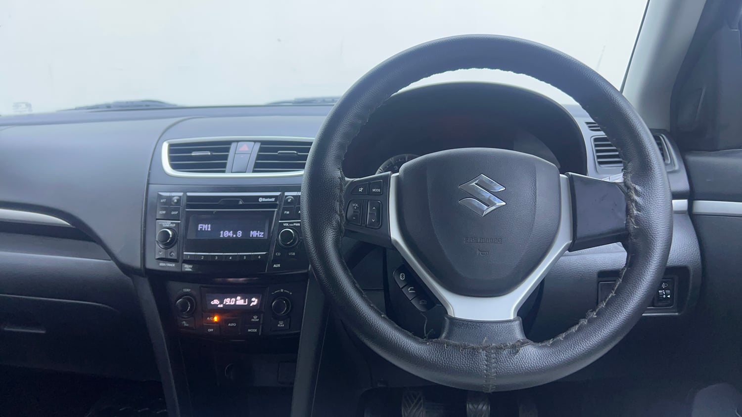 Used 2017 Maruti Suzuki Swift ZXi Petrol Manual interior STEERING VIEW