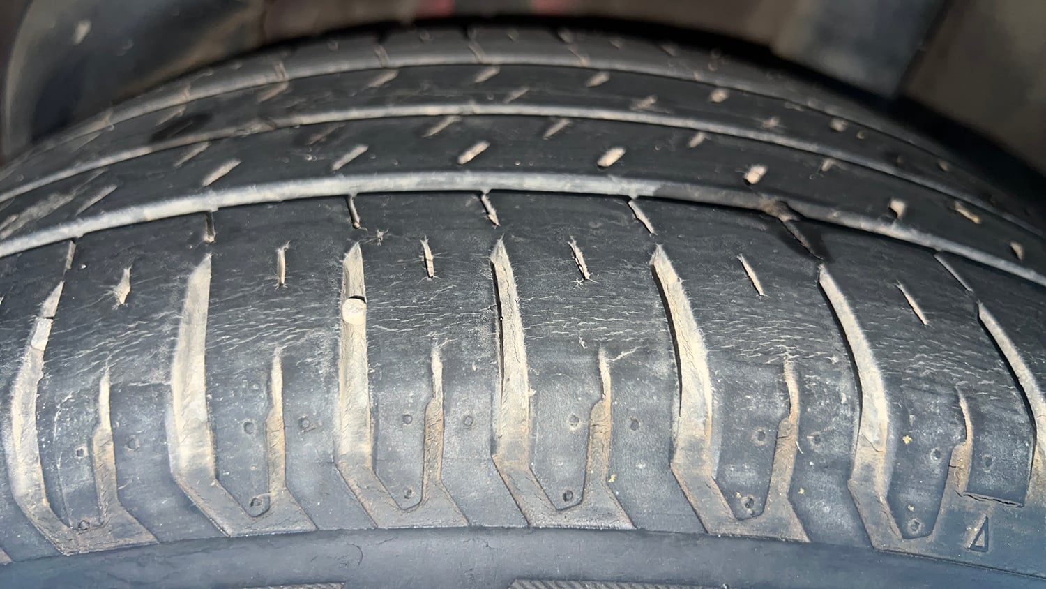 Used 2021 Hyundai Verna SX (O) 1.0 Turbo DCT Petrol Automatic tyres LEFT REAR TYRE TREAD VIEW