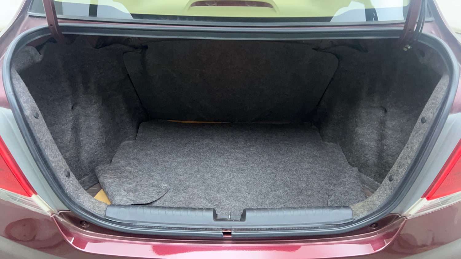 Used 2015 Honda Amaze 1.2 S i-VTEC Petrol Manual interior DICKY INSIDE VIEW