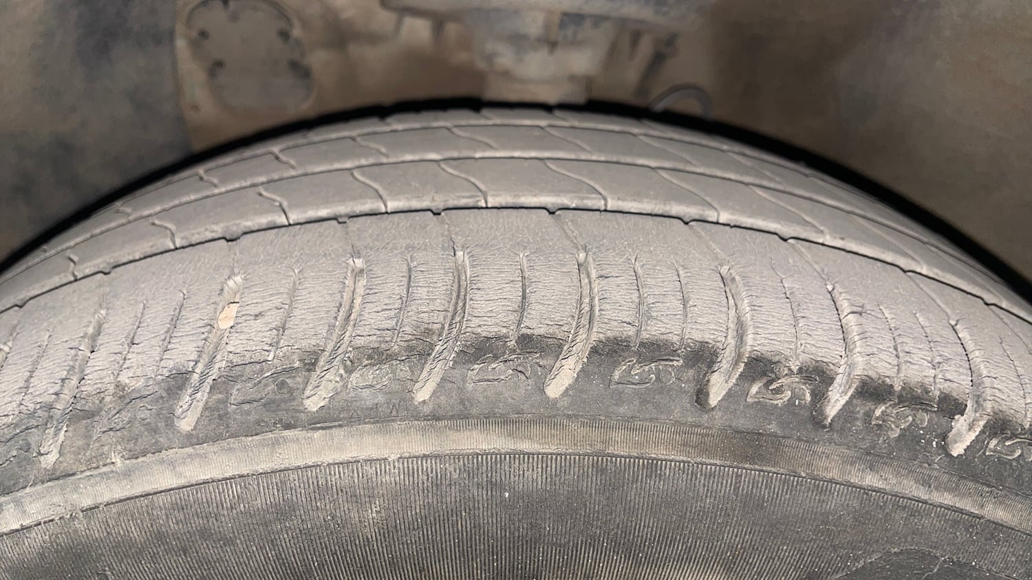 Used 2014 Hyundai Elite i20 Asta 1.2 Petrol Manual tyres LEFT FRONT TYRE TREAD VIEW