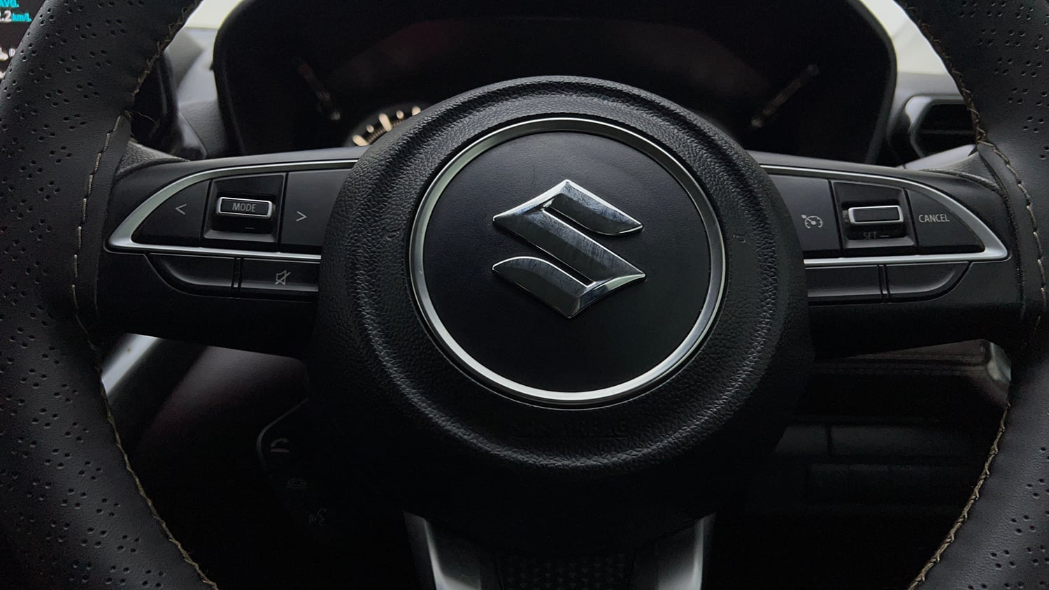 Used 2024 Maruti Suzuki Grand Vitara Zeta Smart Hybrid Petrol Manual top_features Airbags