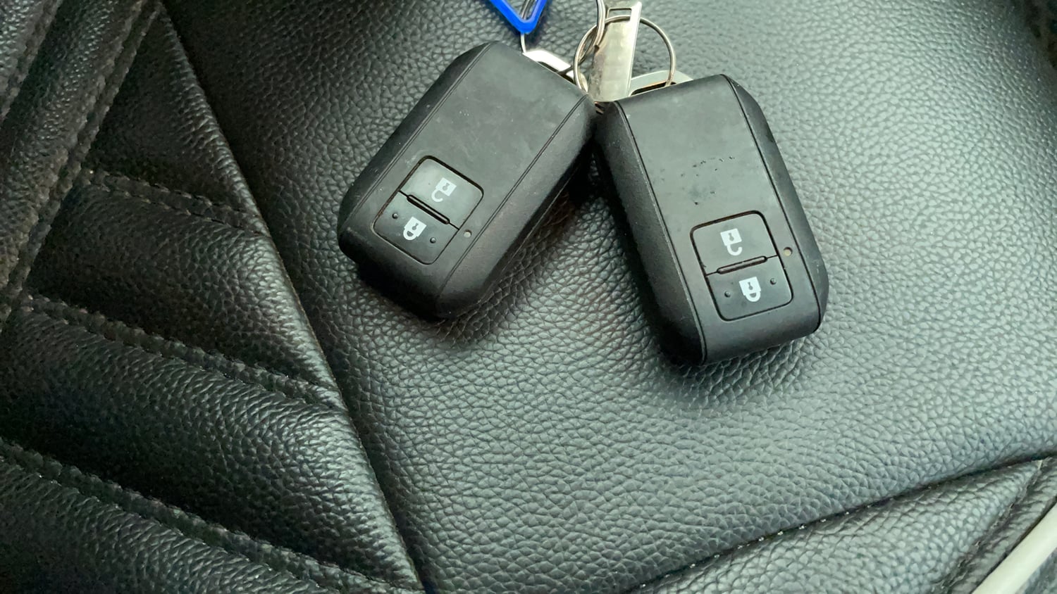 Used 2022 Maruti Suzuki Ignis Alpha 1.2 MT Petrol Manual extra CAR KEY VIEW