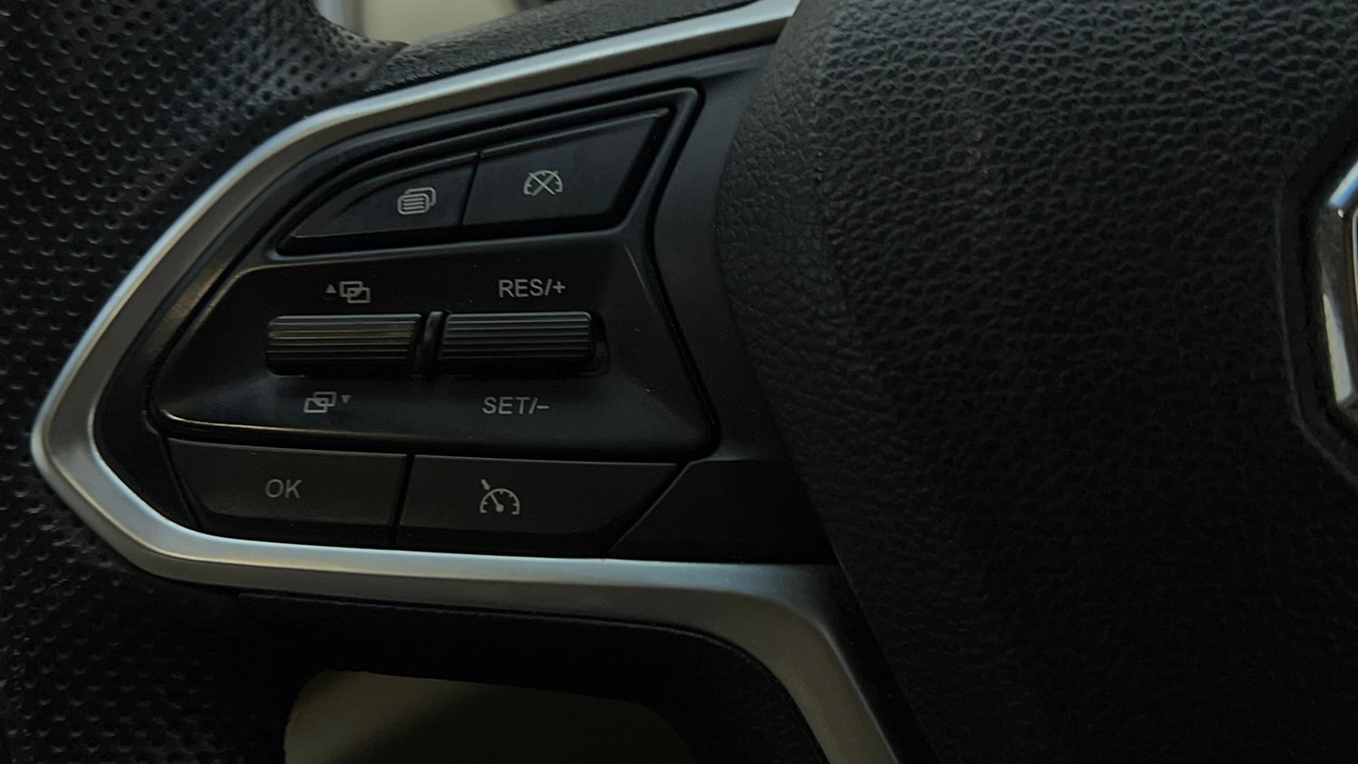 Used 2021 MG Motors Hector Sharp 1.5 Petrol CVT Petrol Automatic top_features Cruise control