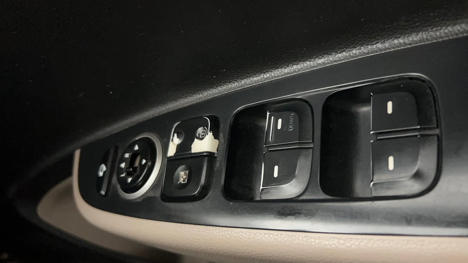Used 2013 Hyundai Grand i10 Sportz 1.2 Kappa VTVT Petrol Manual top_features Adjustable ORVM