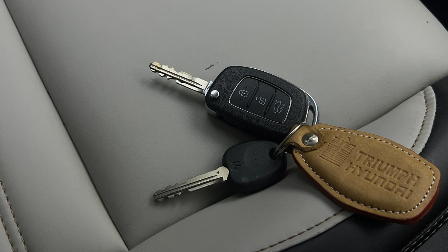 Used 2023 Hyundai Grand i10 Nios Sportz AMT 1.2 Kappa VTVT Petrol Automatic extra CAR KEY VIEW