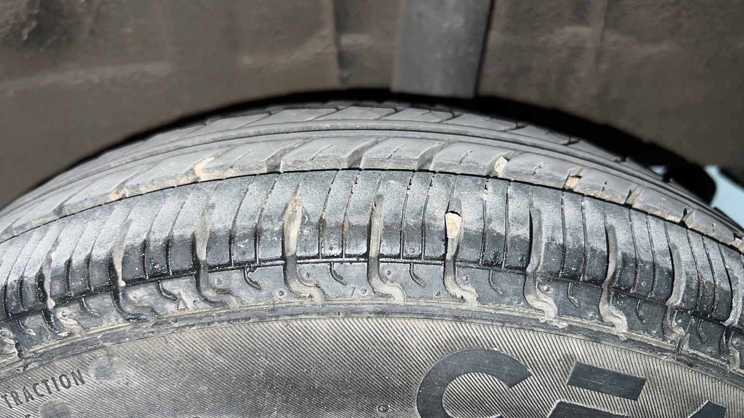 Used 2018 Renault Kwid 1.0 RXT AMT Opt Petrol Automatic tyres LEFT REAR TYRE TREAD VIEW