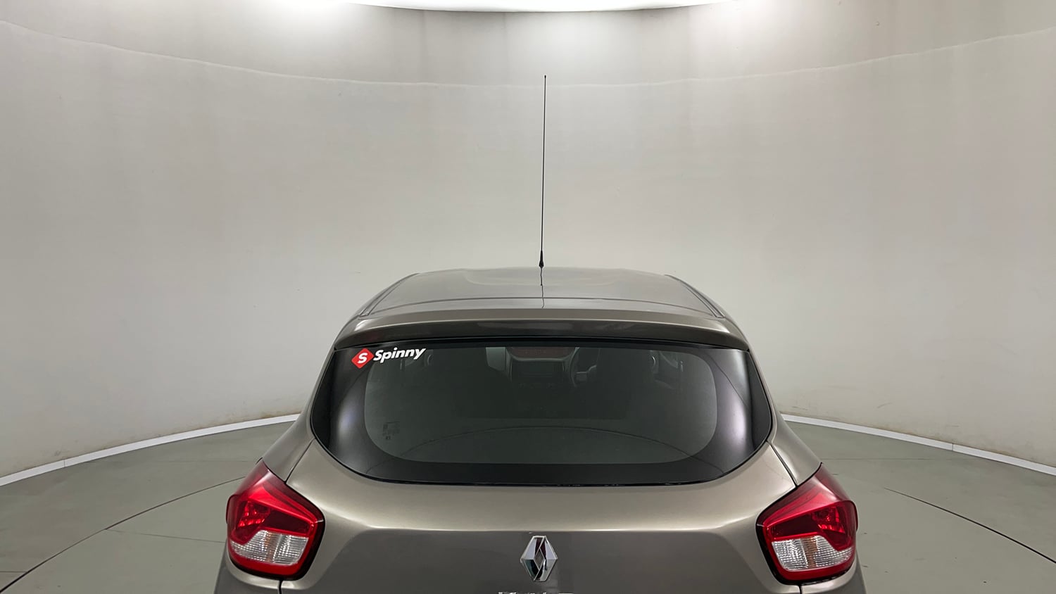 Used 2016 Renault Kwid RXT Petrol Manual exterior BACK WINDSHIELD VIEW
