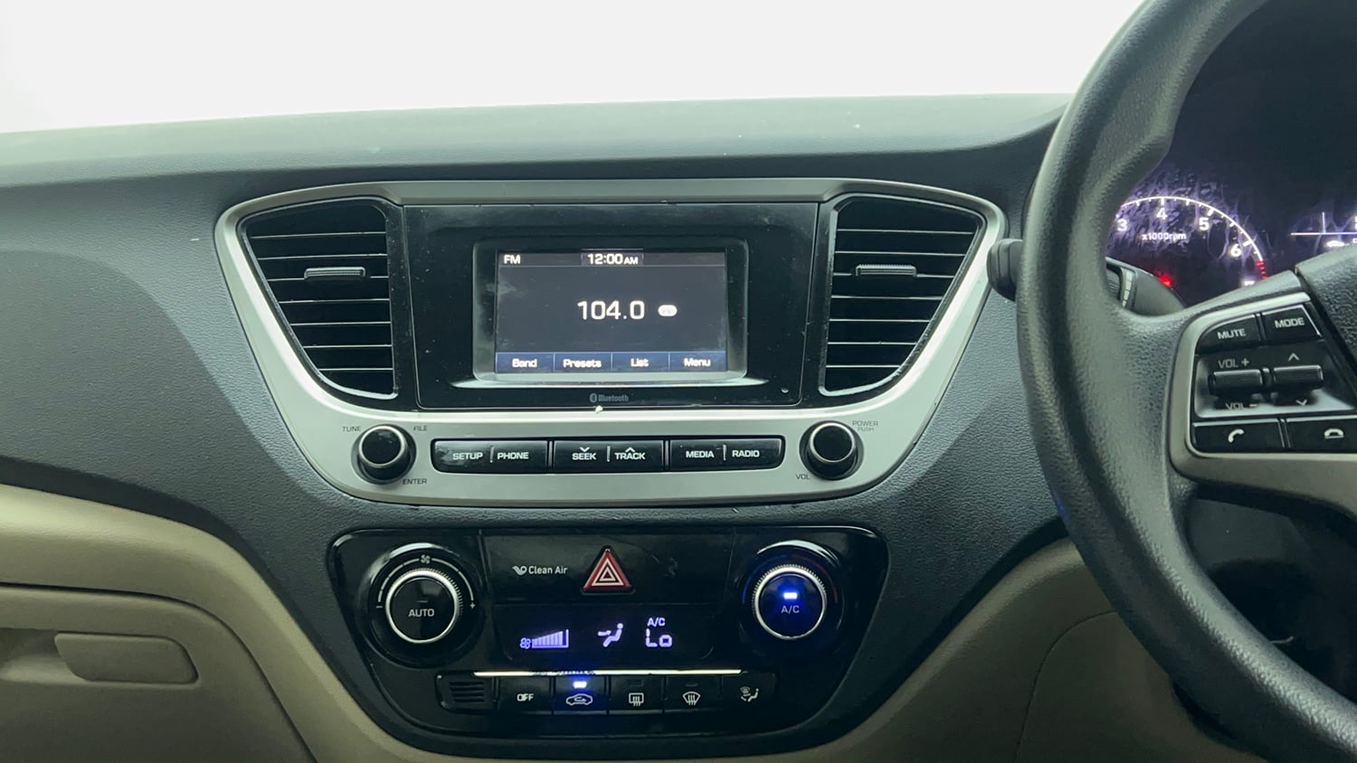 Used 2017 Hyundai Verna EX 1.6 VTVT Petrol Manual top_features Integrated (in-dash) music system