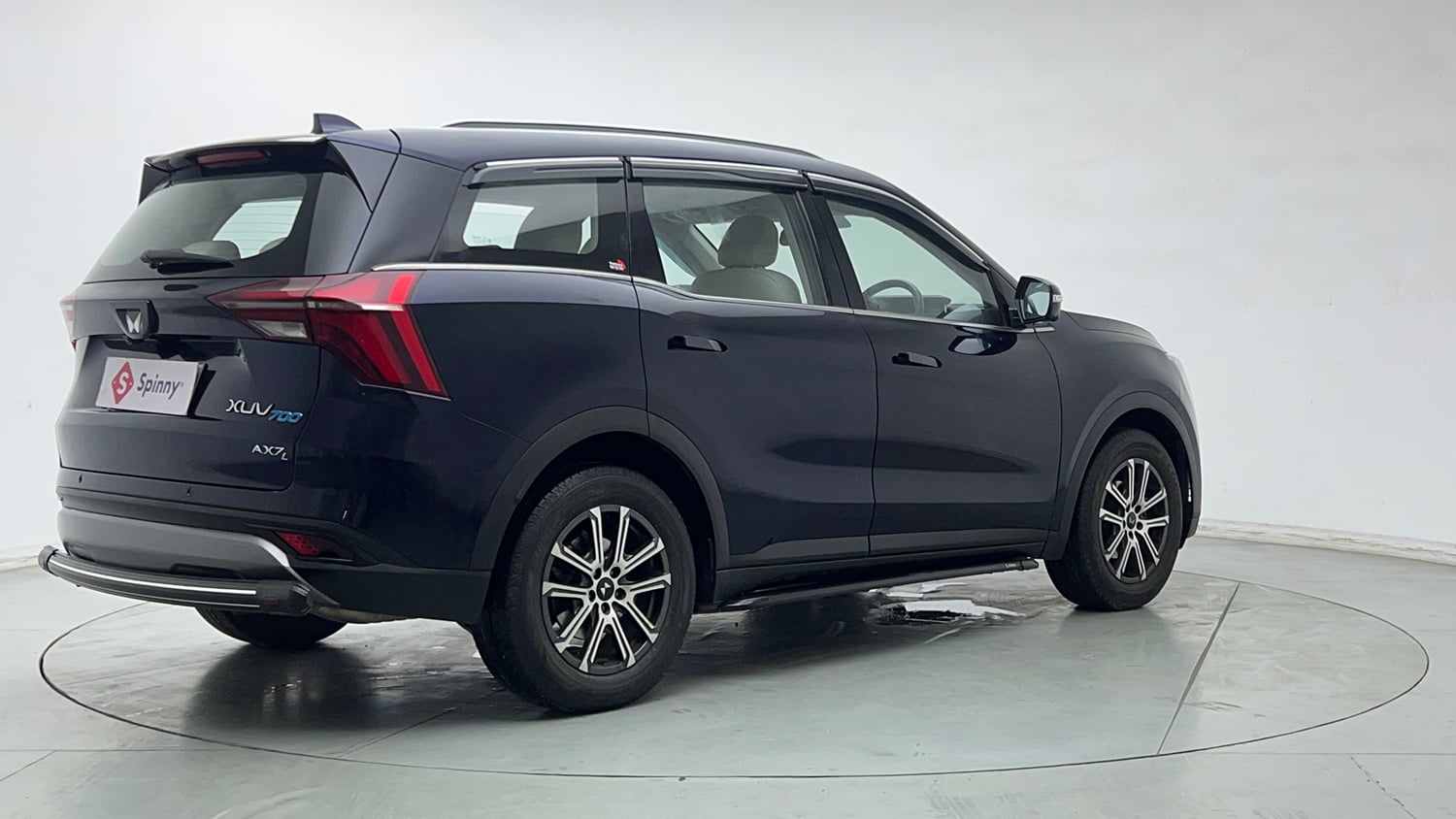 Used 2024 Mahindra XUV700 AX 7 Luxury Pack Petrol AT 7 STR Petrol Automatic exterior RIGHT REAR CORNER VIEW