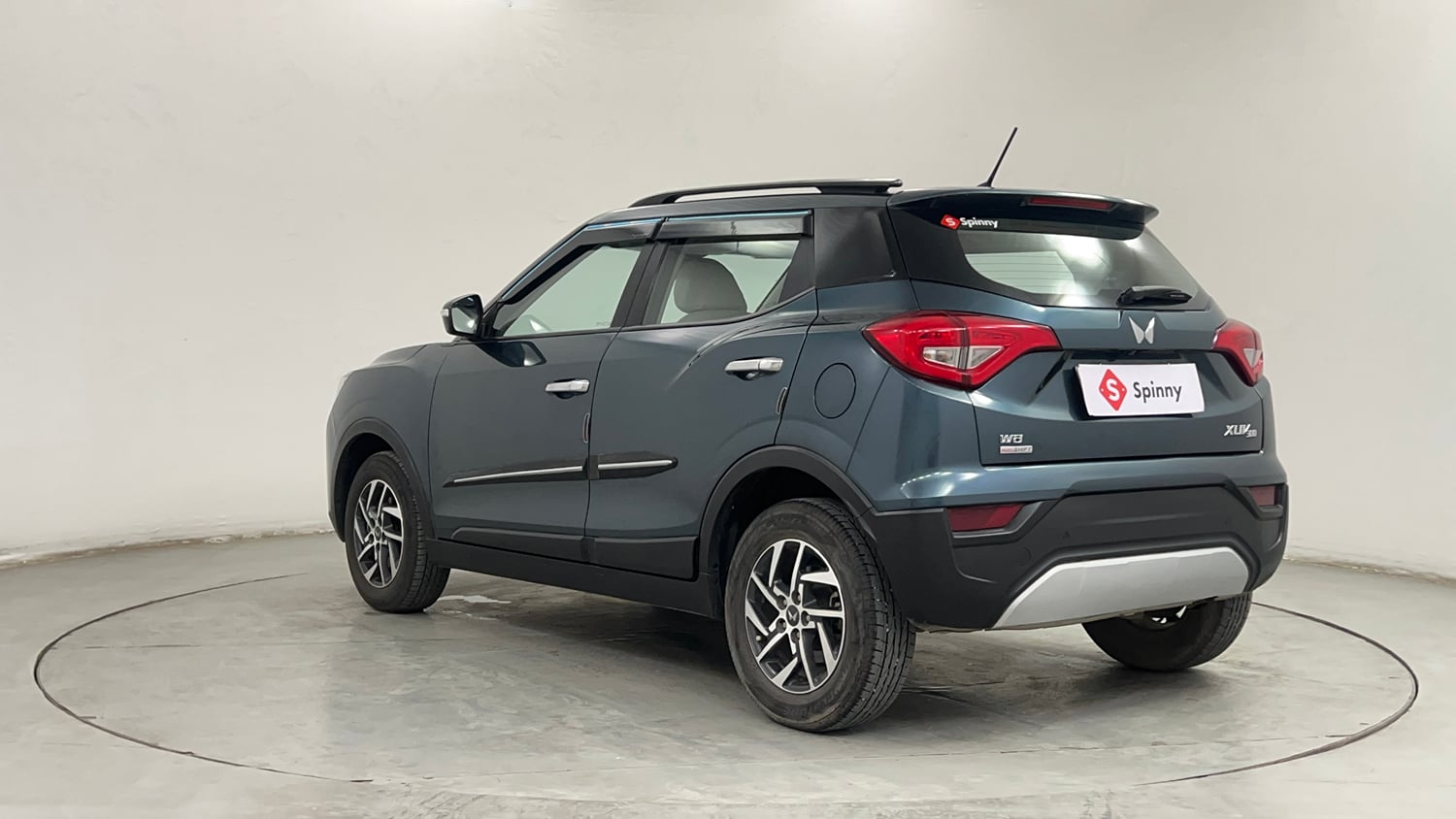 Used 2023 Mahindra XUV 300 W8 (O) 1.2 Petrol AMT Petrol Automatic exterior LEFT REAR CORNER VIEW