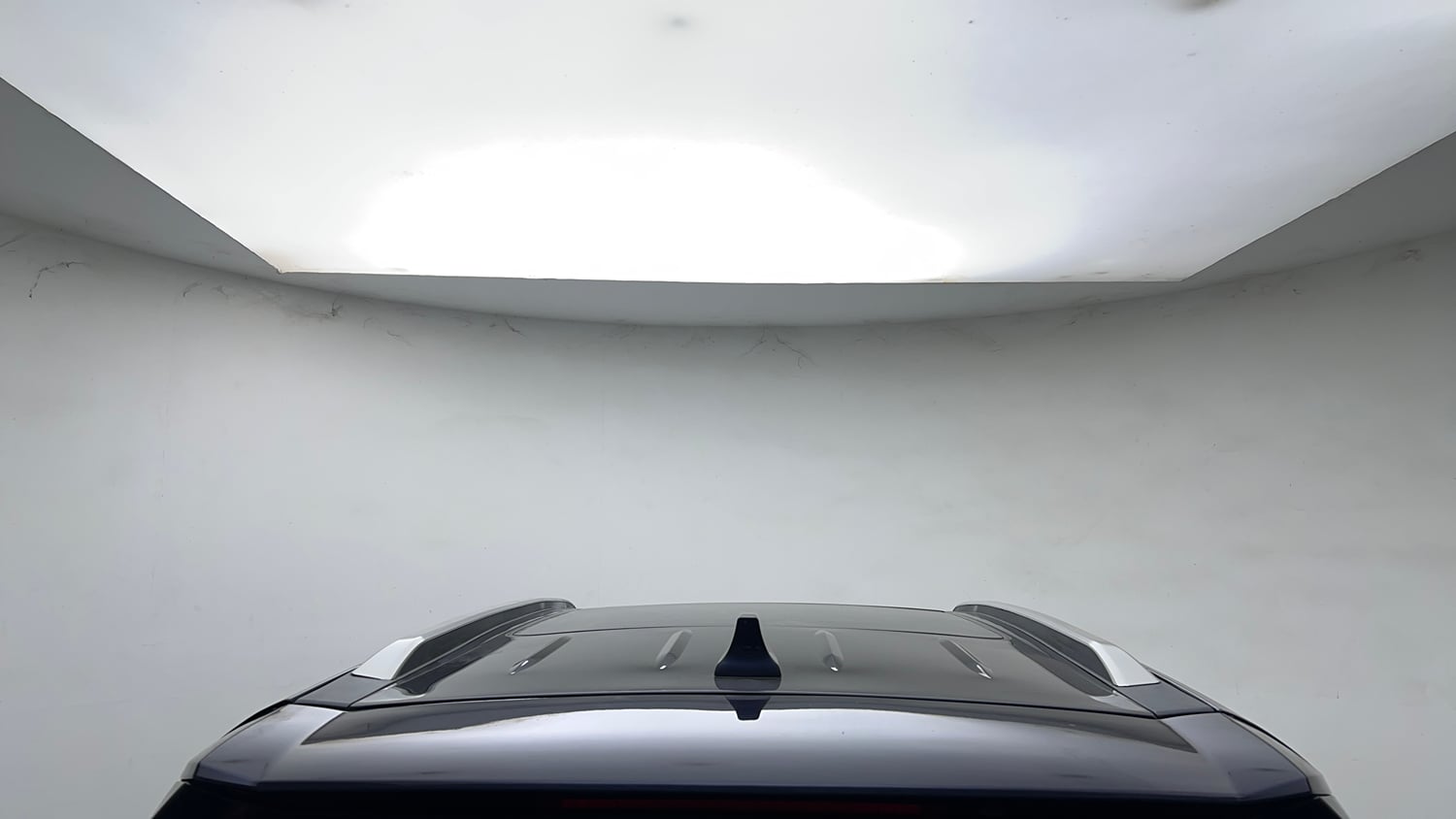 Used 2024 Mahindra XUV700 AX 7 Luxury Pack Petrol AT 7 STR Petrol Automatic exterior EXTERIOR ROOF VIEW