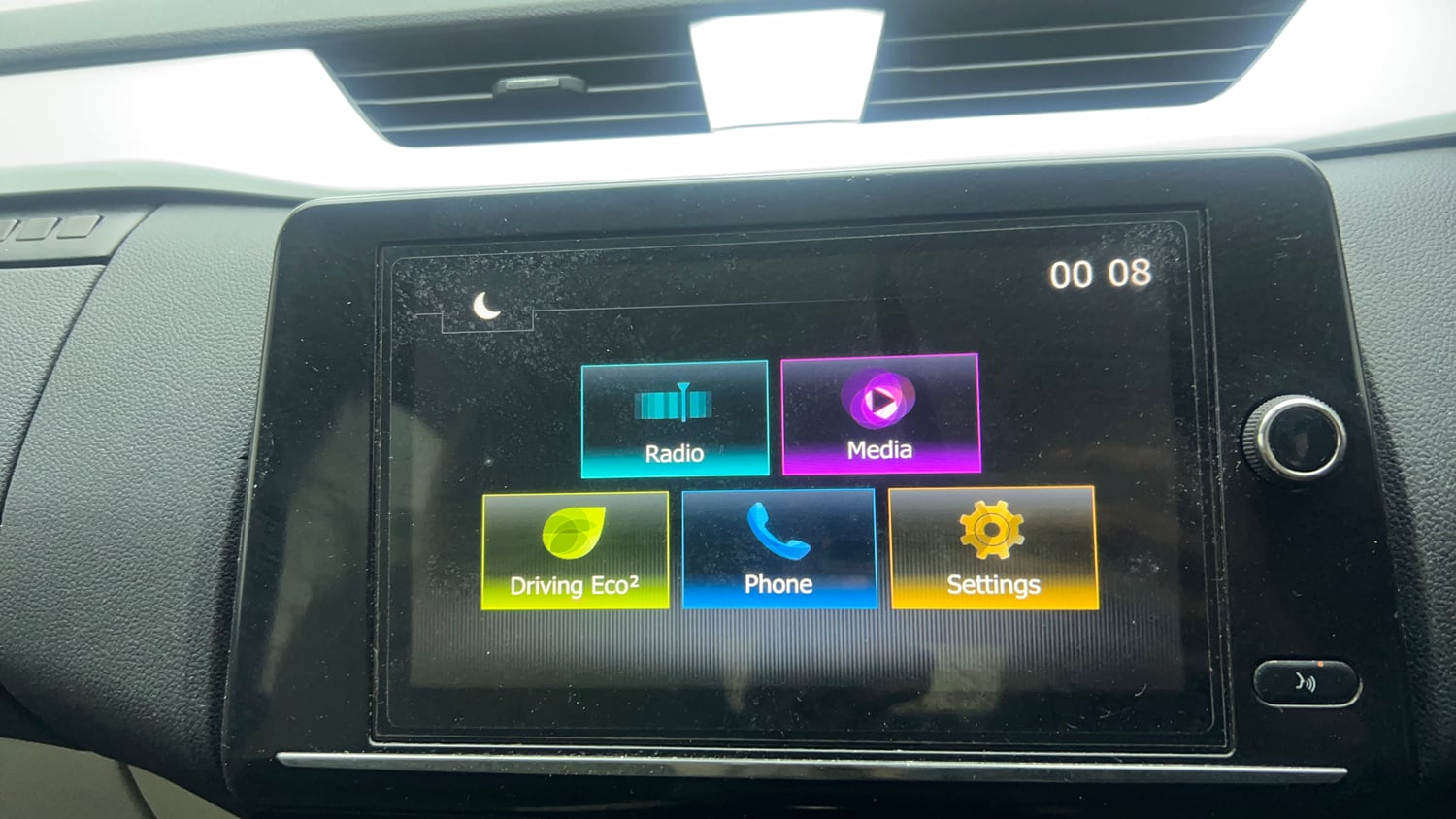 Used 2020 Renault Triber RXZ Petrol Manual top_features Touch screen infotainment system