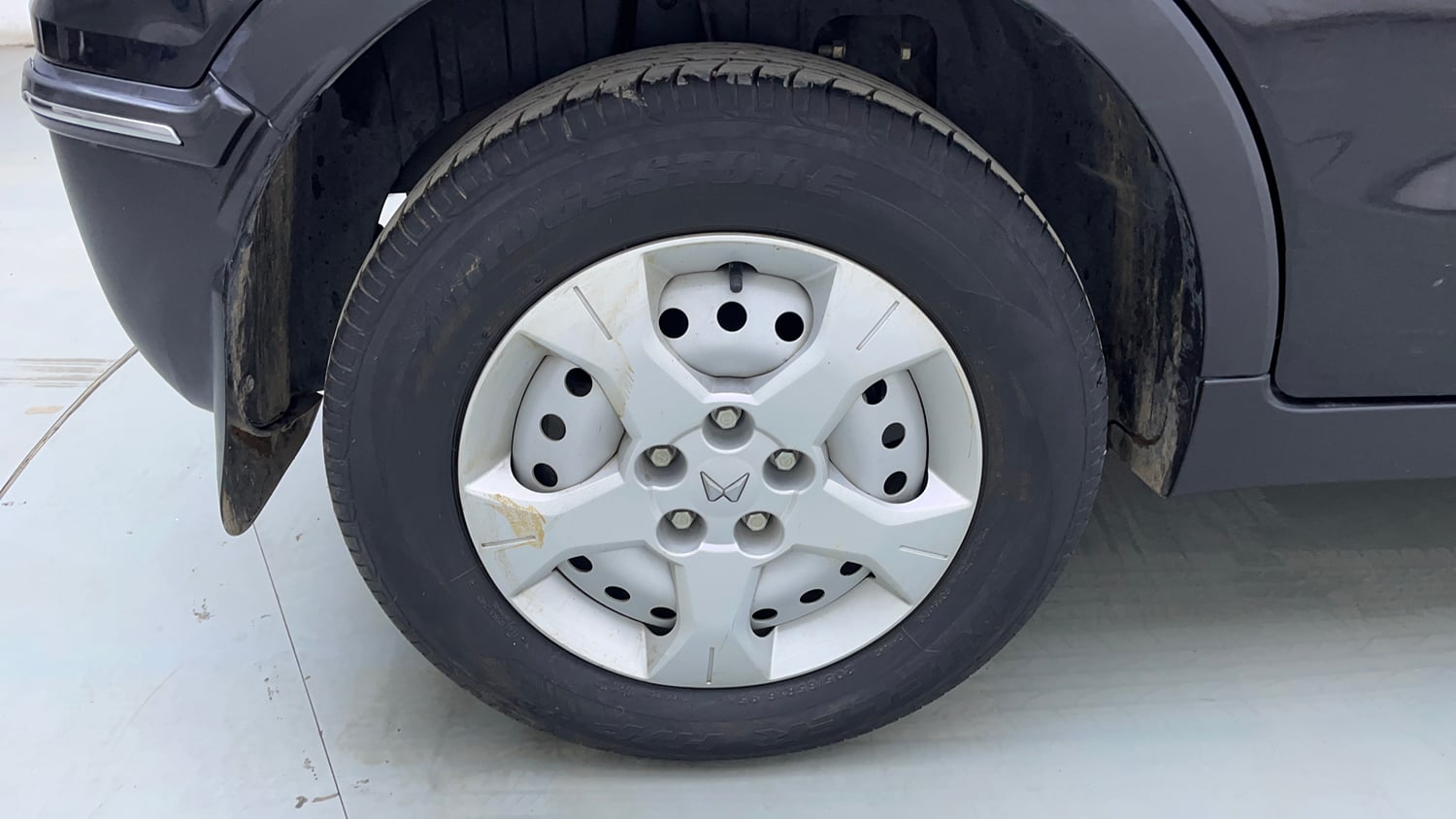 Used 2023 Mahindra XUV 300 W4 1.2 Petrol Petrol Manual tyres RIGHT REAR TYRE RIM VIEW