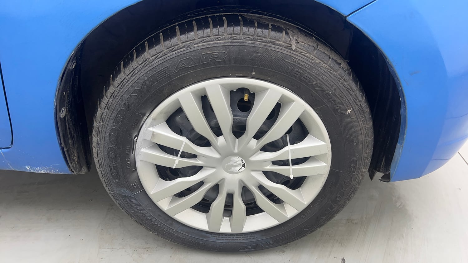 Used 2015 Maruti Suzuki Celerio VXi AMT Petrol Automatic tyres RIGHT FRONT TYRE RIM VIEW