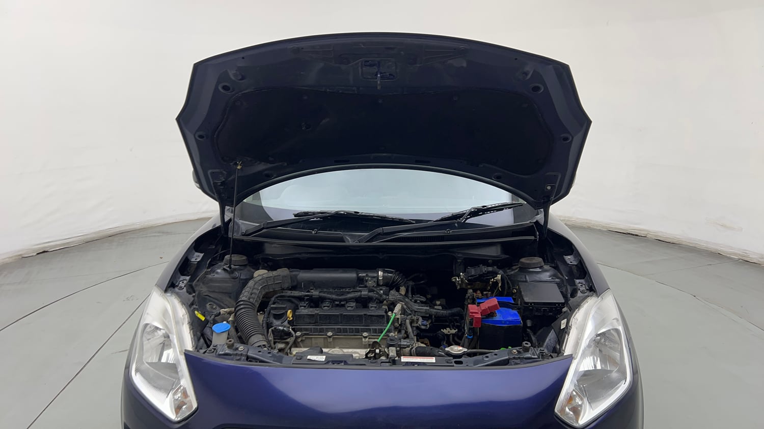 Used 2022 Maruti Suzuki Swift VXi Petrol Manual engine ENGINE & BONNET OPEN FRONT VIEW