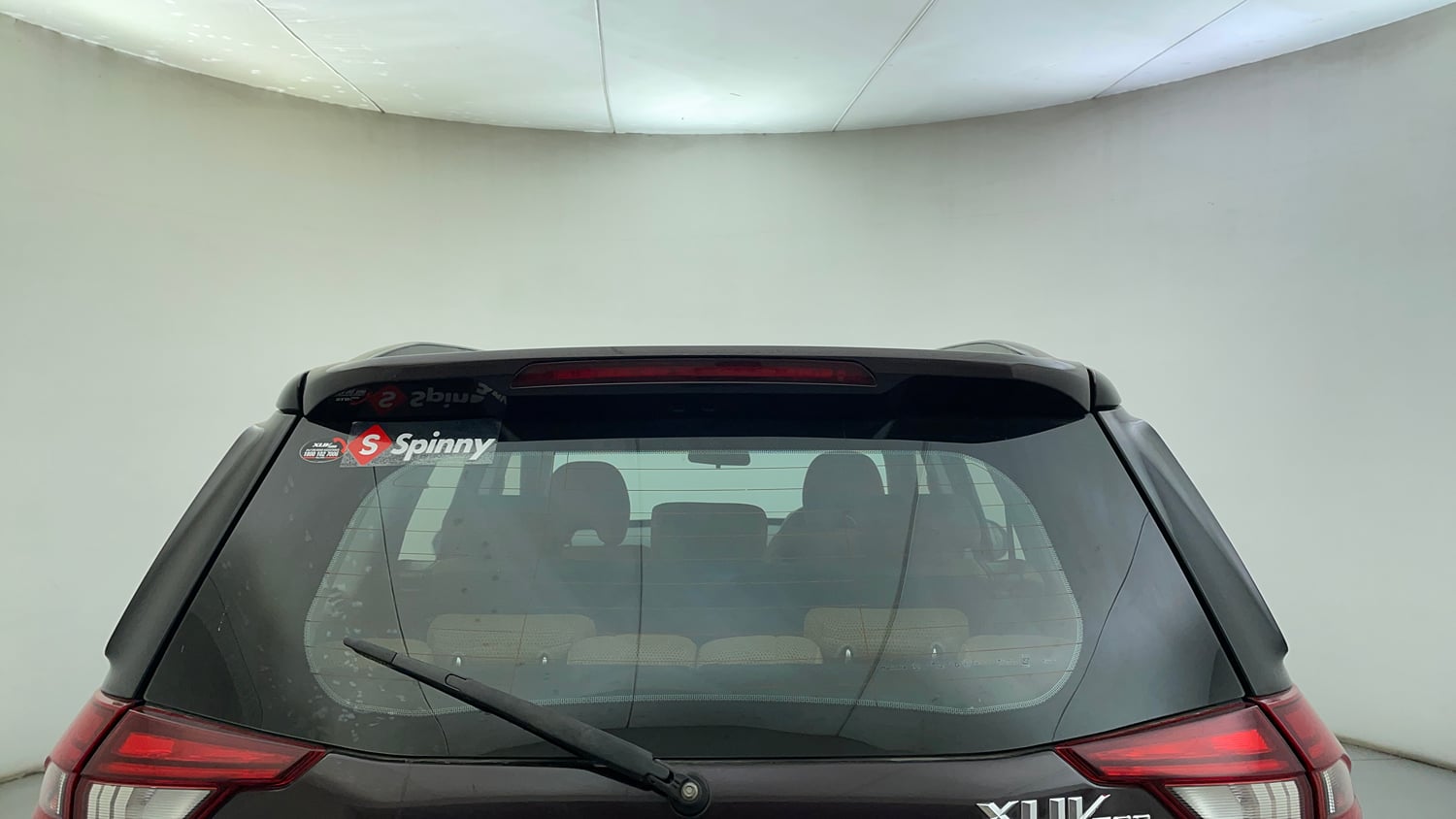 Used 2019 Mahindra XUV500 W7 Diesel Manual exterior BACK WINDSHIELD VIEW