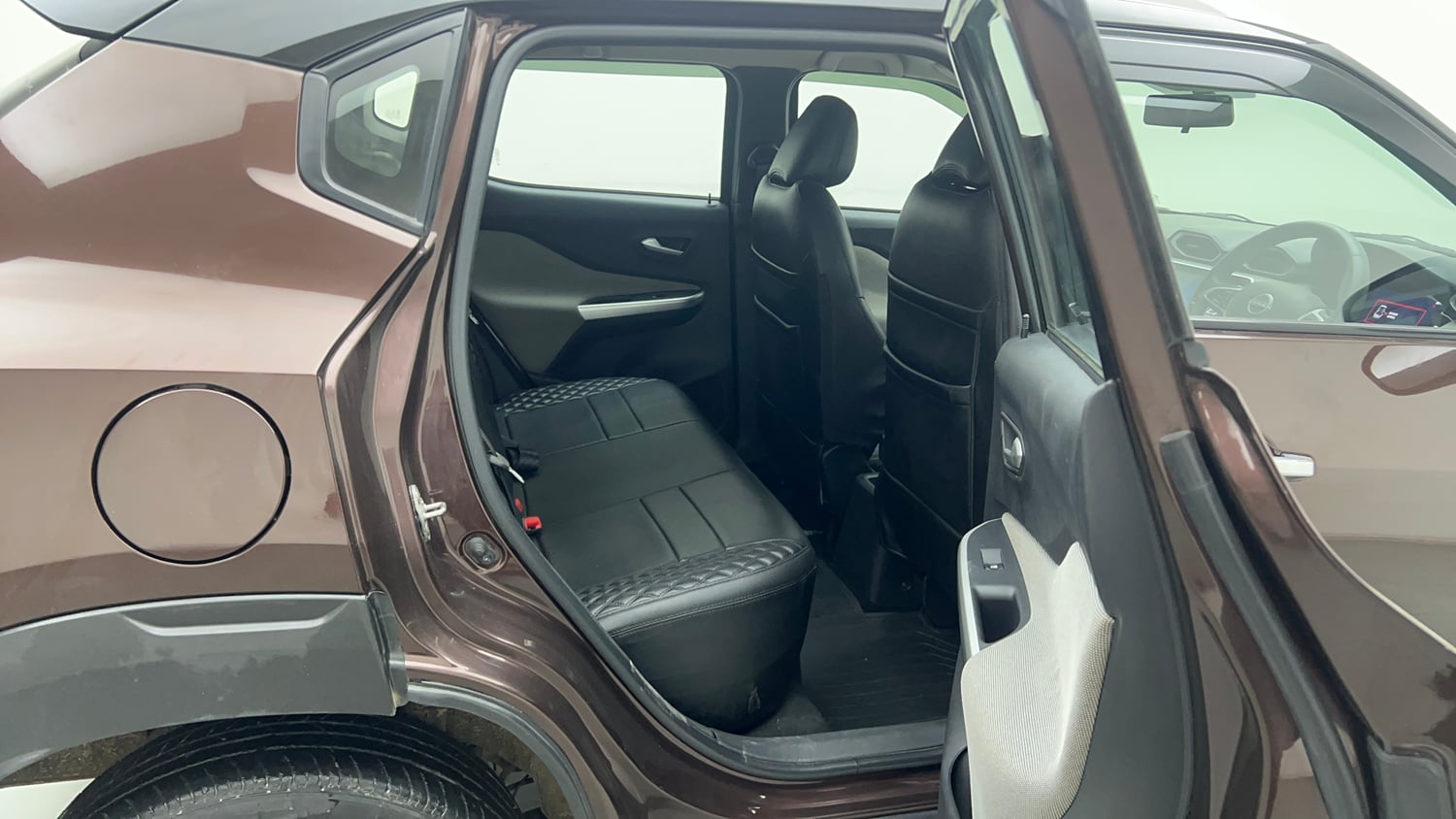 Used 2021 Nissan Magnite XV Dual Tone Petrol Manual interior RIGHT SIDE REAR DOOR CABIN VIEW