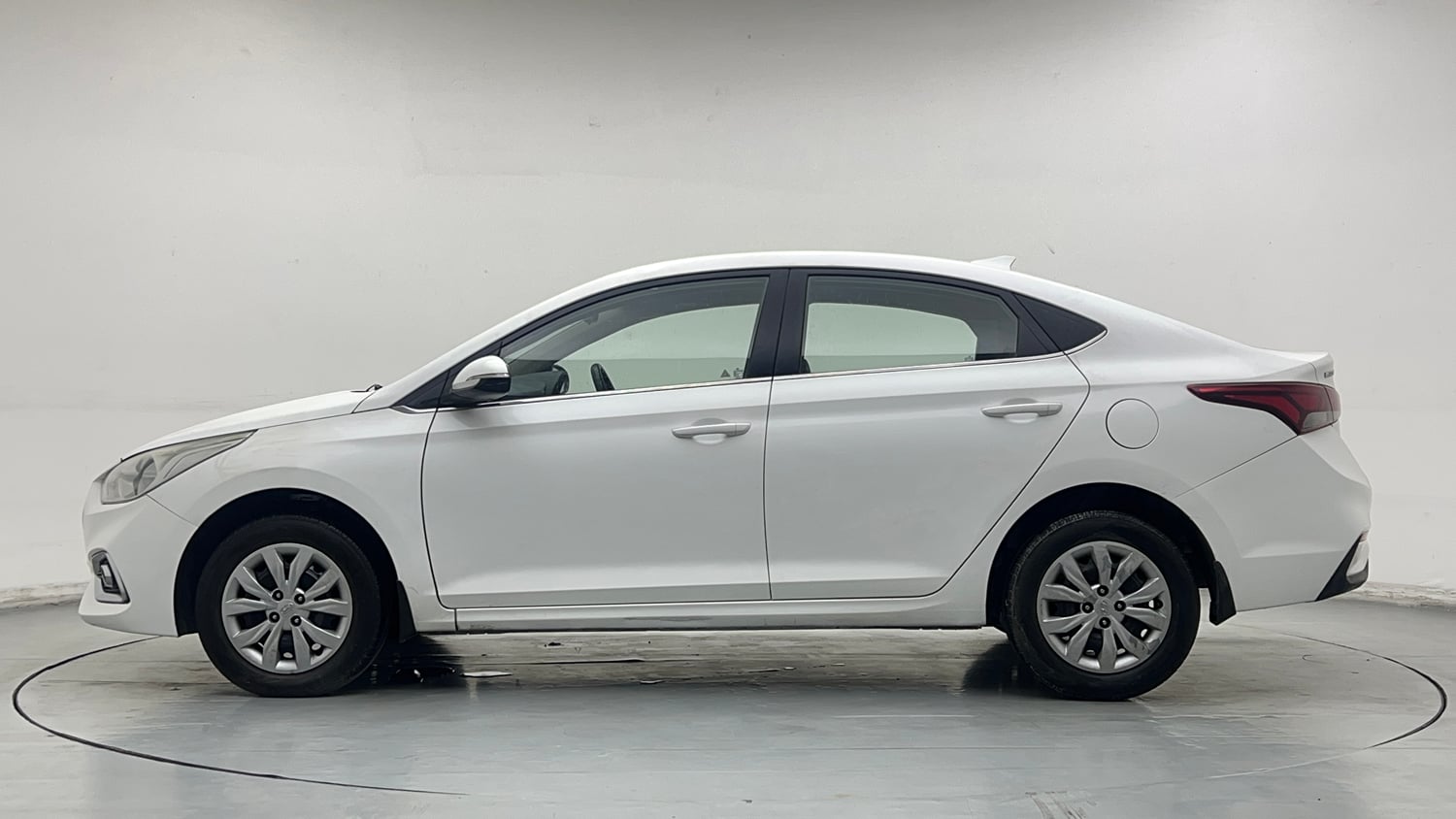Used 2017 Hyundai Verna EX 1.6 VTVT Petrol Manual exterior LEFT SIDE VIEW