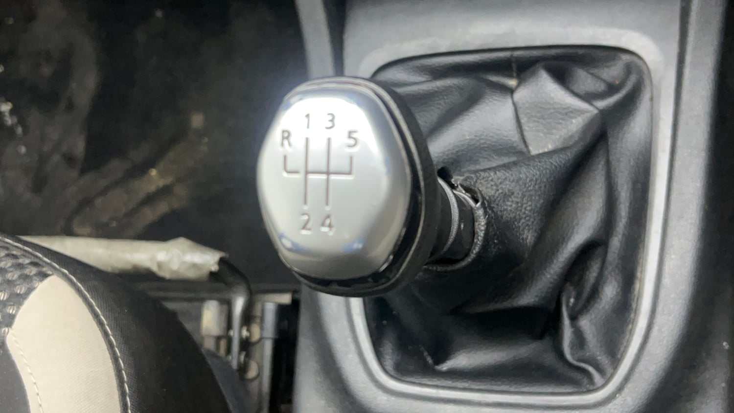 Used 2020 Renault Triber RXZ Petrol Manual interior GEAR  KNOB VIEW