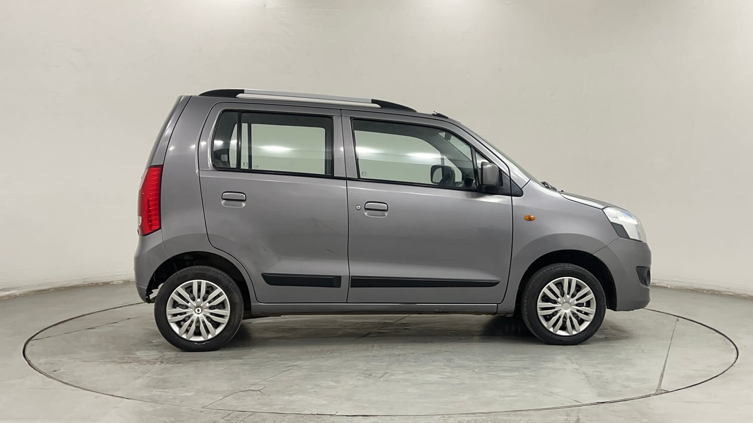 Used 2014 Maruti Suzuki Wagon R 1.0 VXI Petrol + CNG (Outside Fitted) Cng Manual exterior RIGHT SIDE VIEW