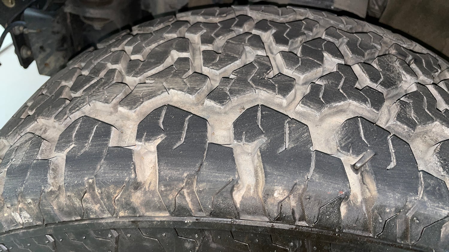 Used 2022 mahindra Thar LX Hard Top Petrol AT 4WD Petrol Automatic tyres LEFT FRONT TYRE TREAD VIEW