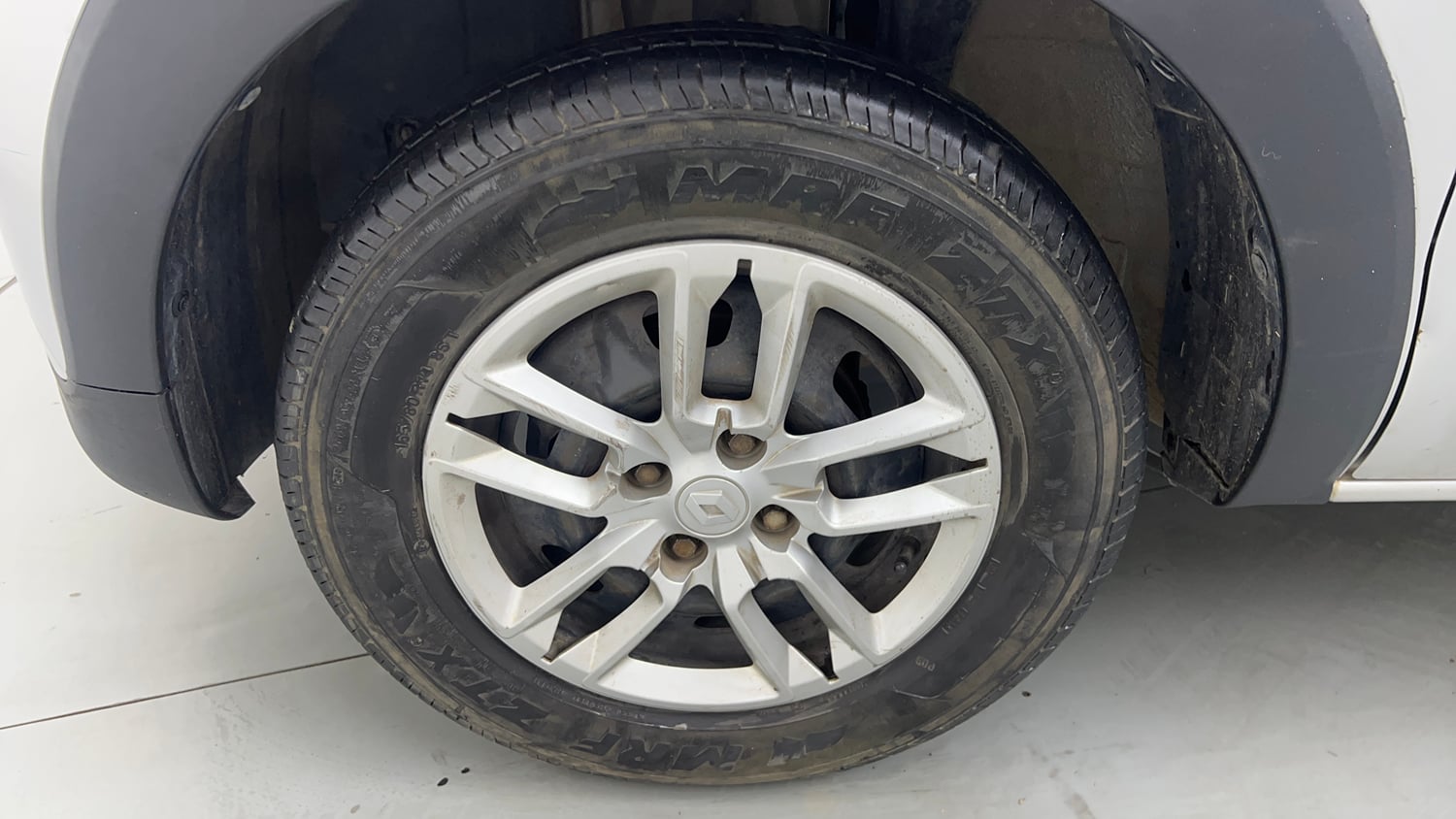 Used 2020 Renault Triber RXL Petrol Manual tyres LEFT FRONT TYRE RIM VIEW