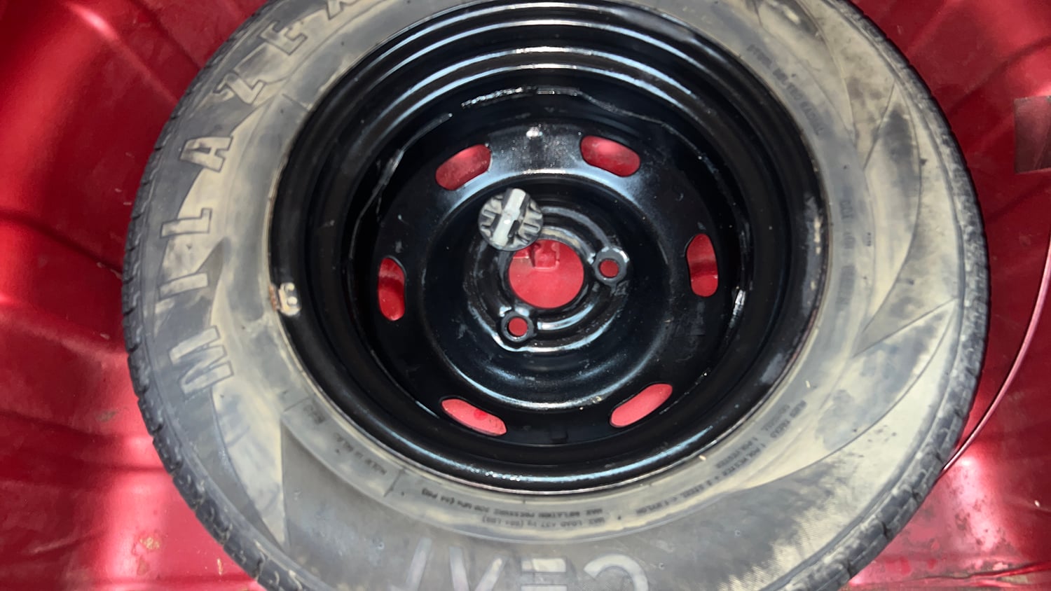 Used 2016 Renault Kwid RXT Petrol Manual tyres SPARE TYRE VIEW