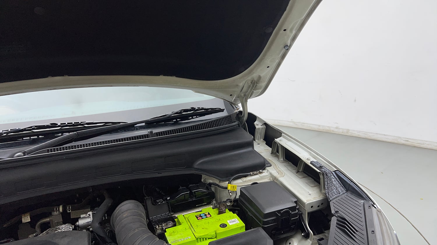 Used 2022 Hyundai Alcazar Platinum (O) 7 Seater 1.5 Diesel AT Diesel Automatic engine ENGINE LEFT SIDE HINGE & APRON VIEW