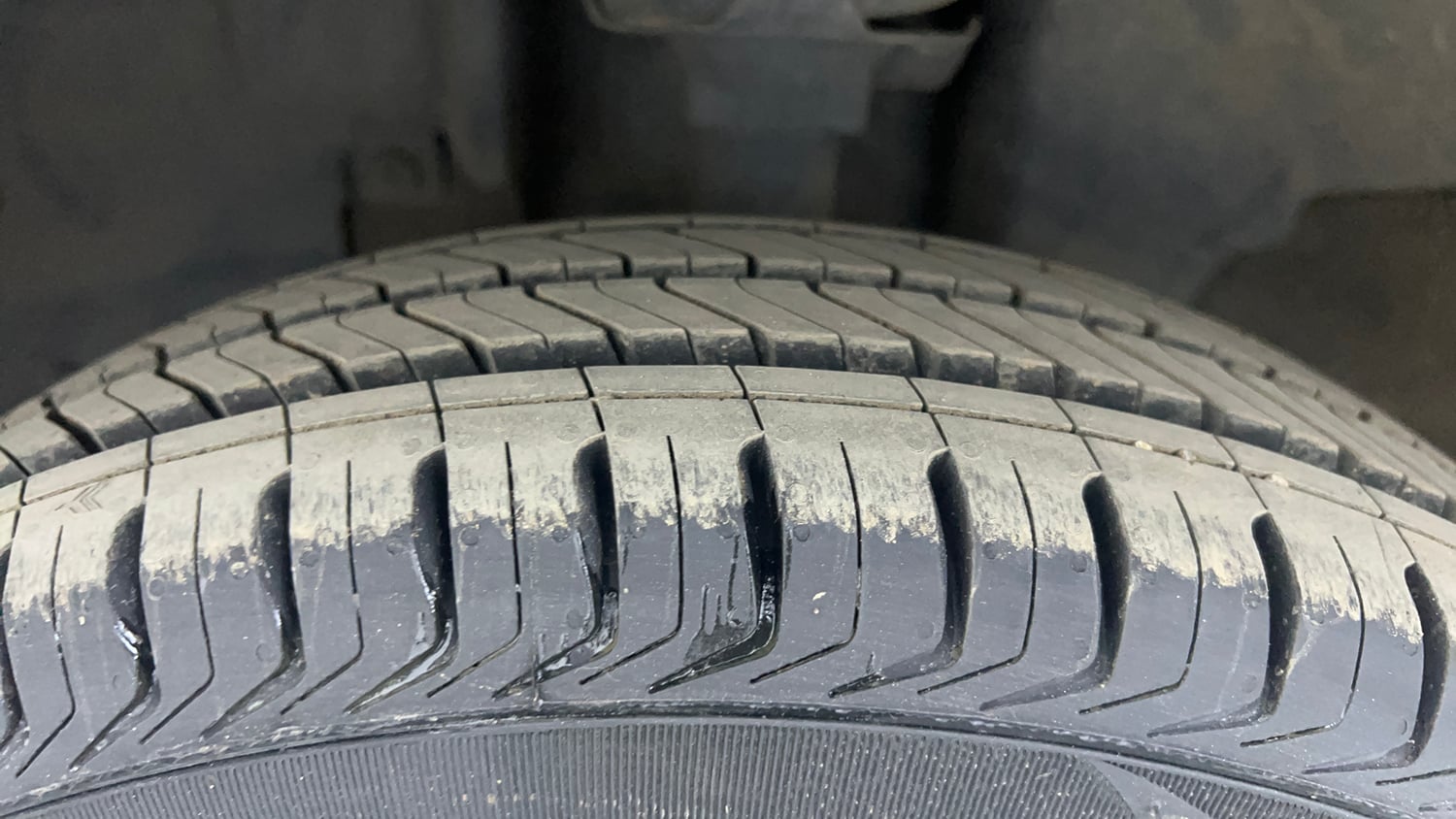 Used 2017 Renault Kwid RXL Petrol Manual tyres LEFT FRONT TYRE TREAD VIEW