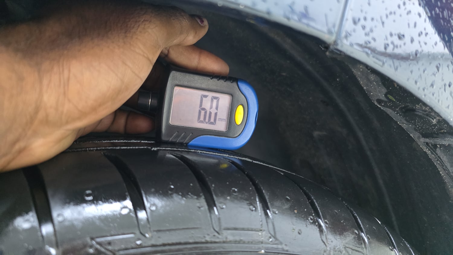 Used 2021 Hyundai Grand i10 Nios Asta 1.2 Kappa VTVT Petrol Manual tyres RIGHT FRONT TYRE TREAD VIEW