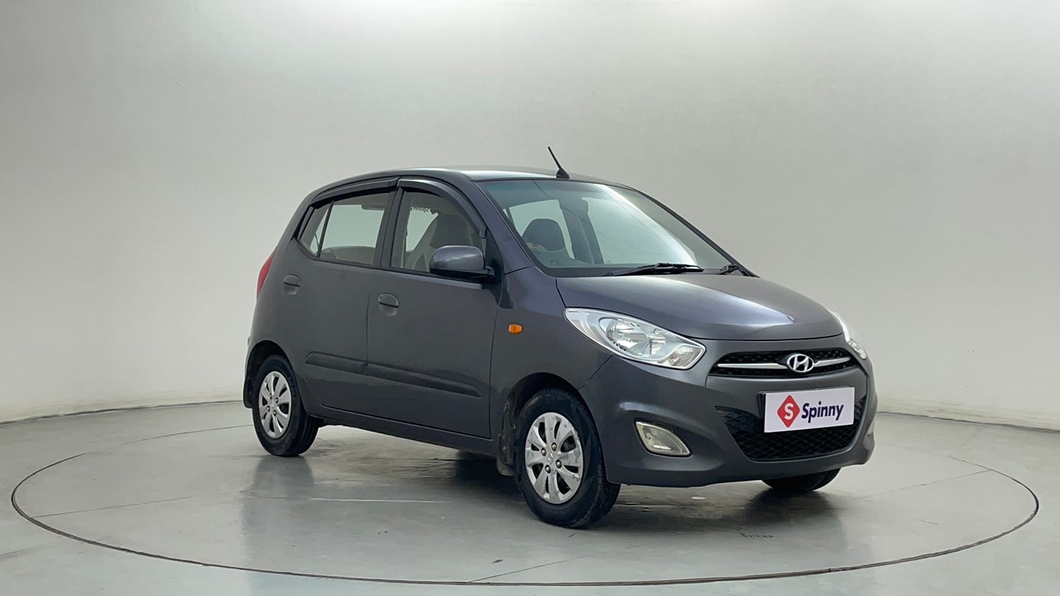 Used 2012 Hyundai i10 Magna 1.1 iRDE2 Petrol Manual exterior RIGHT FRONT CORNER VIEW