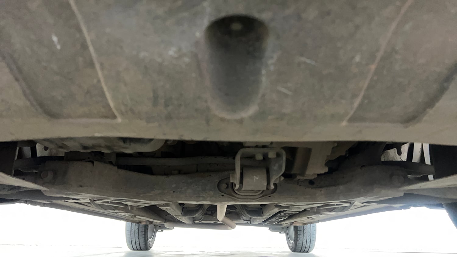 Used 2015 Hyundai Elite i20 Asta 1.2 Petrol Manual extra FRONT LEFT UNDERBODY VIEW