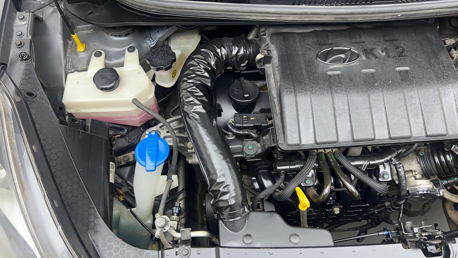 Used 2022 Hyundai Aura S 1.2 CNG Cng Manual engine ENGINE RIGHT SIDE VIEW