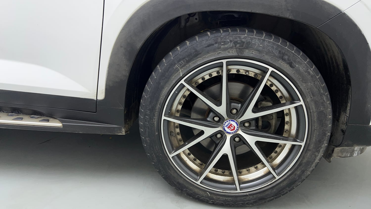 Used 2022 Hyundai Alcazar Platinum (O) 7 Seater 1.5 Diesel AT Diesel Automatic tyres RIGHT FRONT TYRE RIM VIEW
