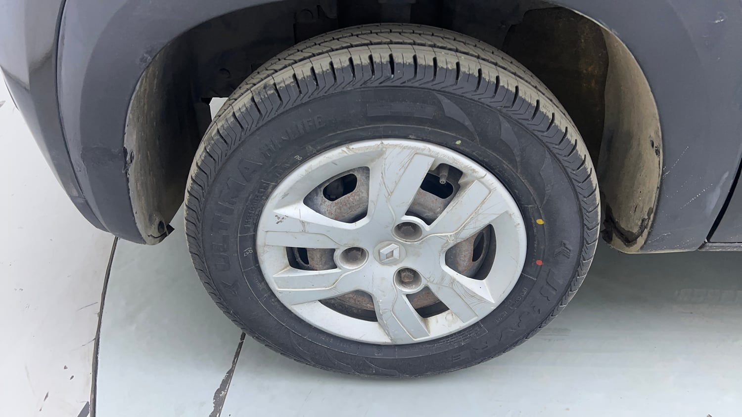 Used 2017 Renault Kwid RXL Petrol Manual tyres LEFT FRONT TYRE RIM VIEW
