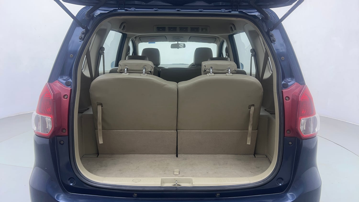 Used 2016 Maruti Suzuki Ertiga ZXI+ Petrol Manual interior DICKY INSIDE VIEW