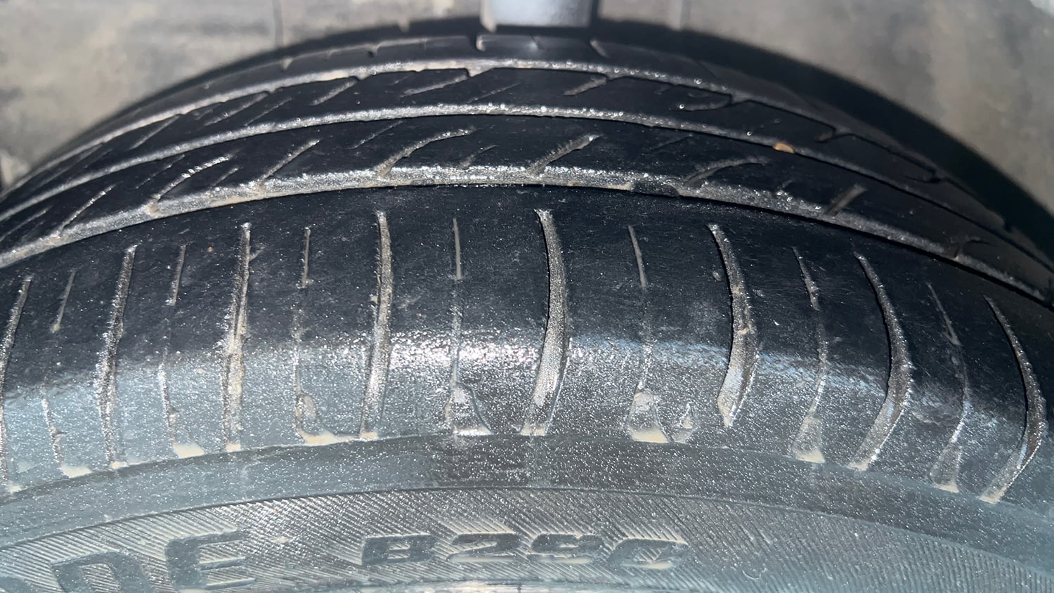 Used 2016 Toyota Etios Liva V Petrol Manual tyres LEFT FRONT TYRE TREAD VIEW