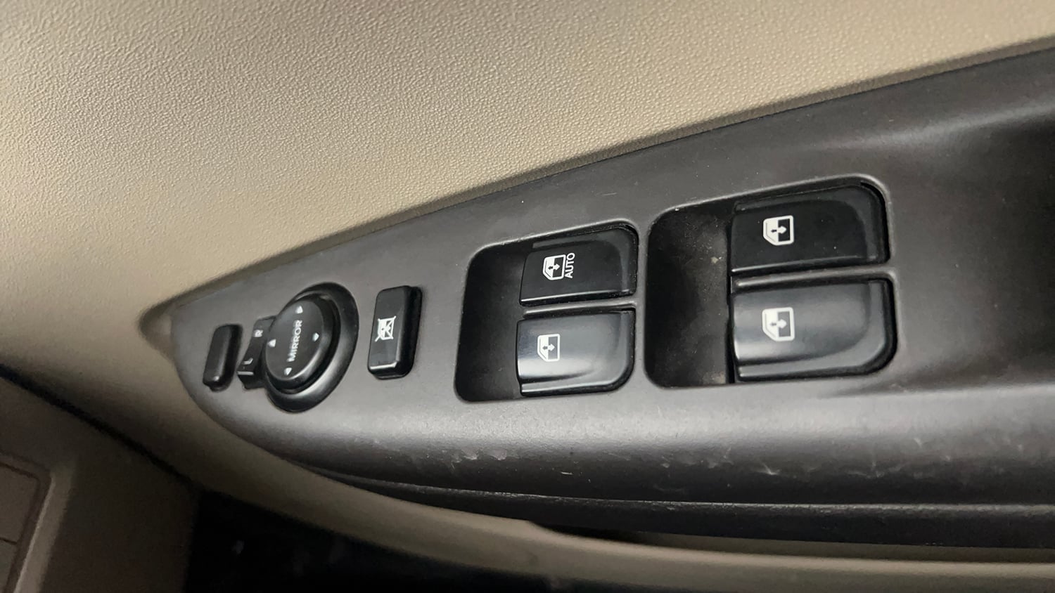 Used 2013 Hyundai i20 Magna (O) 1.2 Petrol Manual top_features Adjustable ORVM