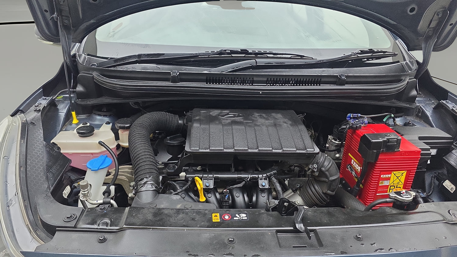 Used 2021 Hyundai Grand i10 Nios Asta 1.2 Kappa VTVT Petrol Manual engine ENGINE RIGHT SIDE HINGE & APRON VIEW